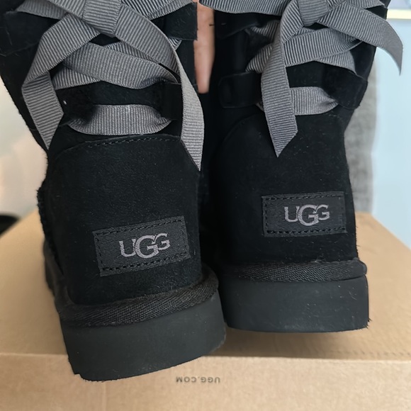 Ugg mini continuity bow size 7 Nwt - Picture 6 of 7